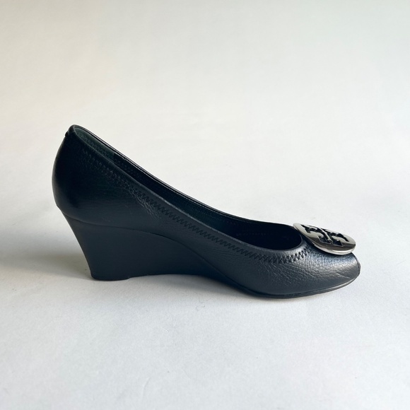 Tory Burch Black Pebble Genuine Leather Open Toe Heel Wedges size 7.5 - Picture 3 of 16